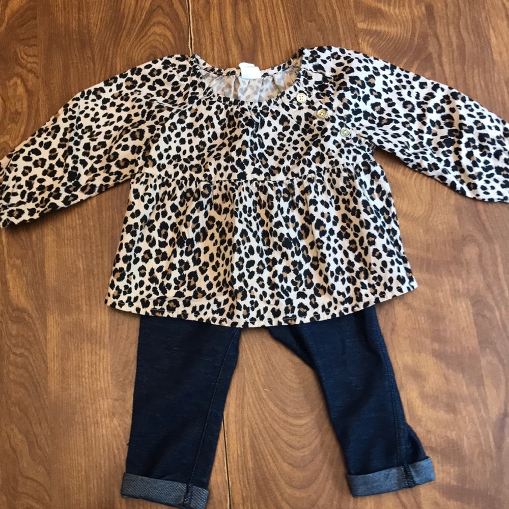 Leopard print shirt and jean jeggings
